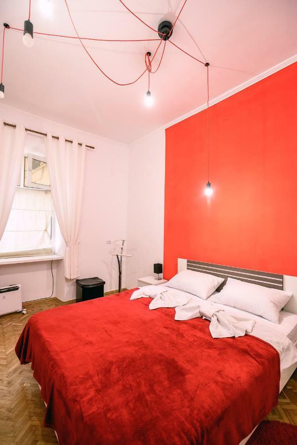 Red & Yellow Apartment Lviv Luaran gambar